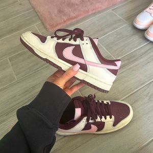 Valentine's Day Dunk Limited Edition